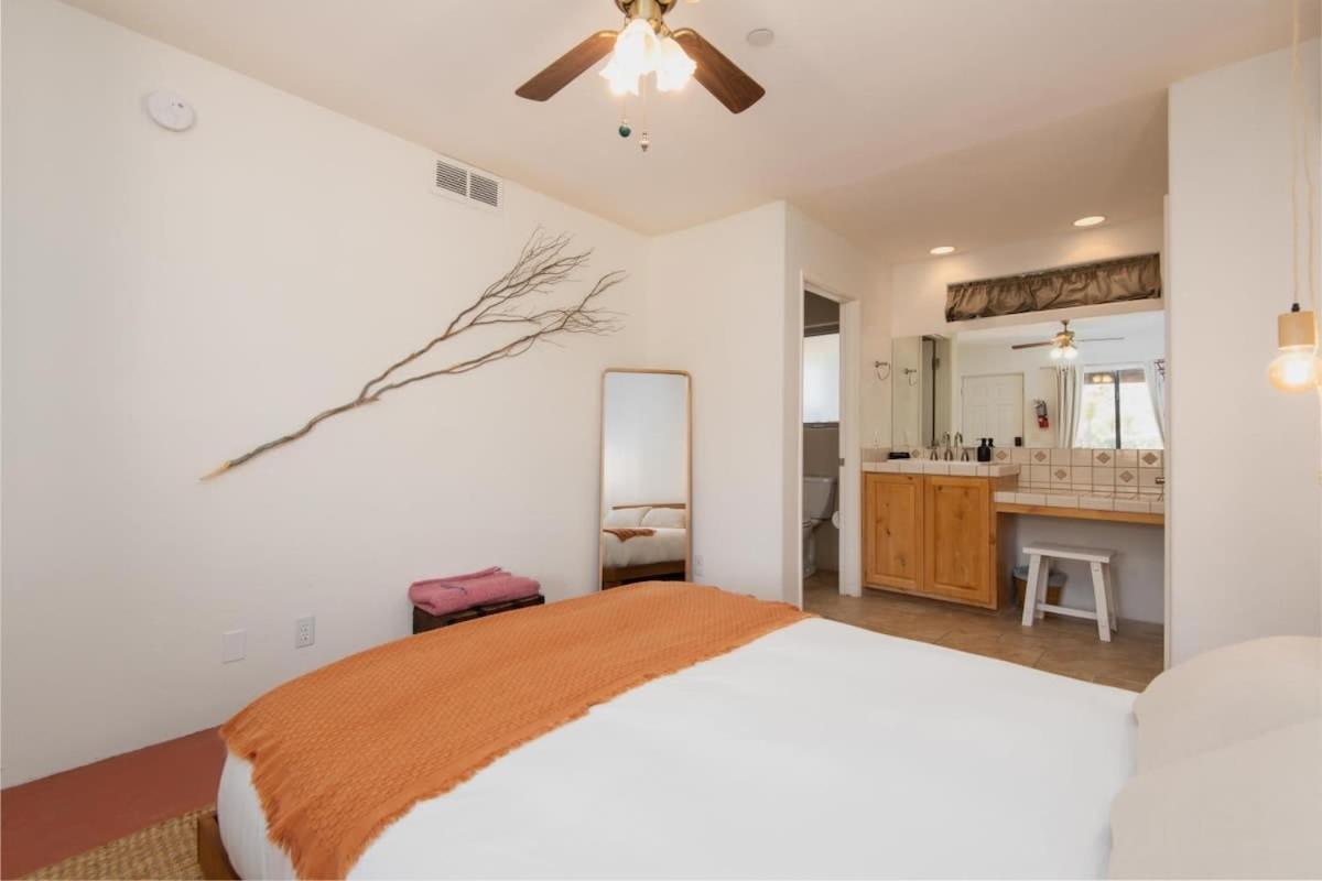 Renovated Lodge - Room 1 With Pool Access Джошуа-Три Экстерьер фото